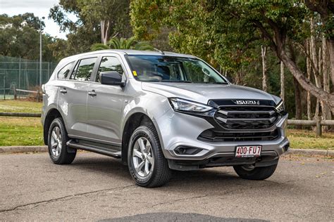 Isuzu mu.